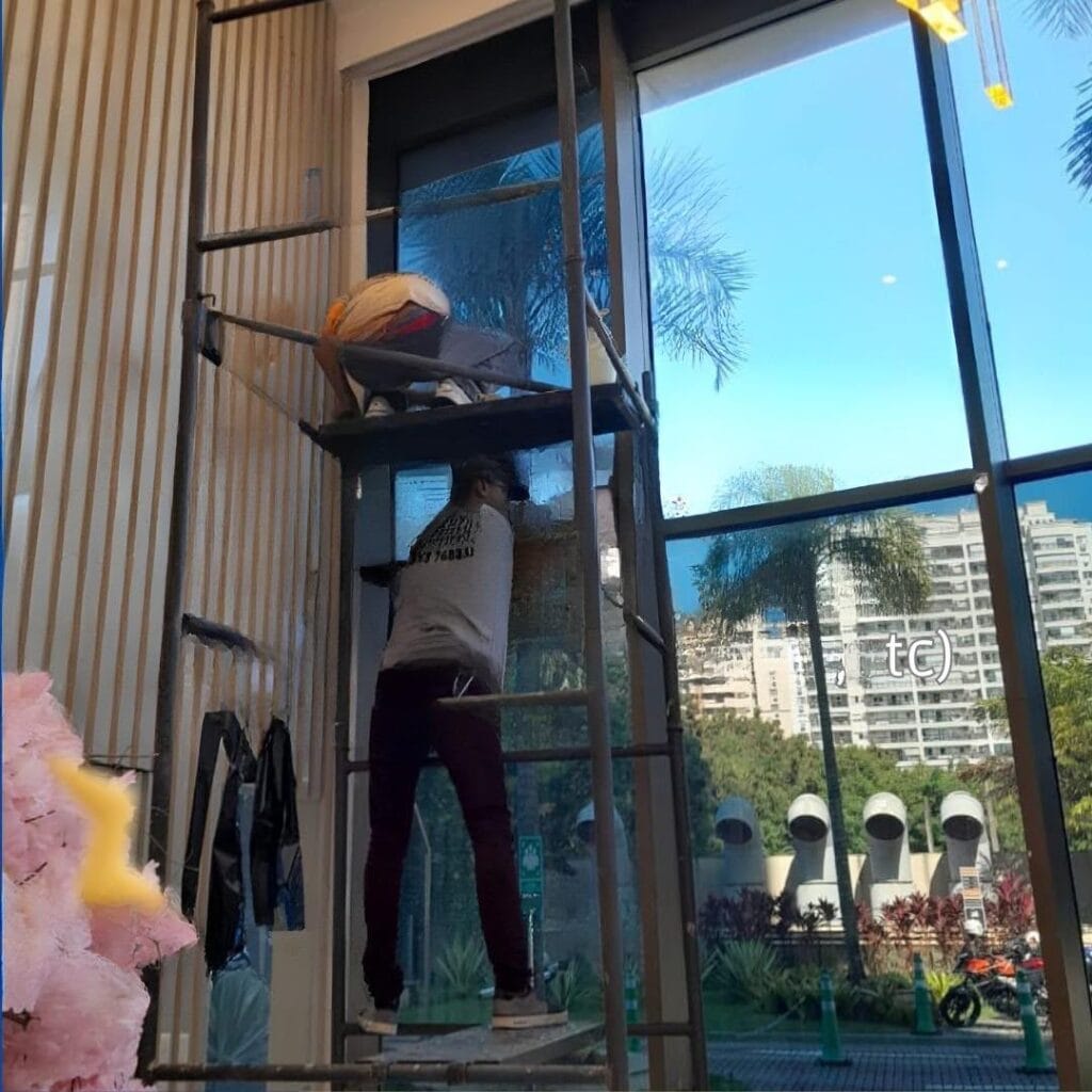 Instalação de insulfilm realizado pela smartfilm na barra da tijuca
